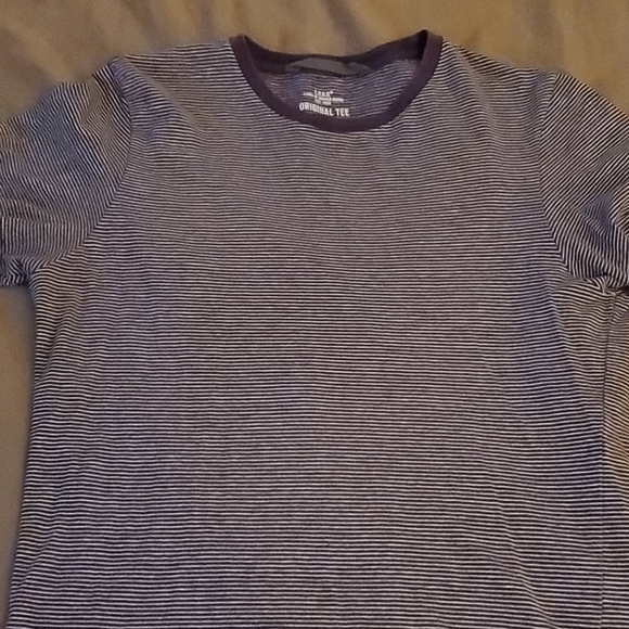 H &m shirt - Picture 1 of 2